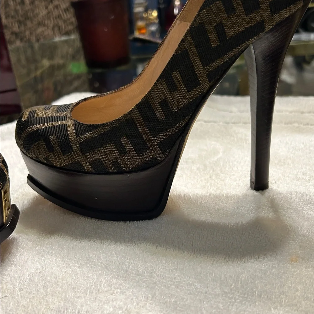 Fendi - Picture 4 of 9